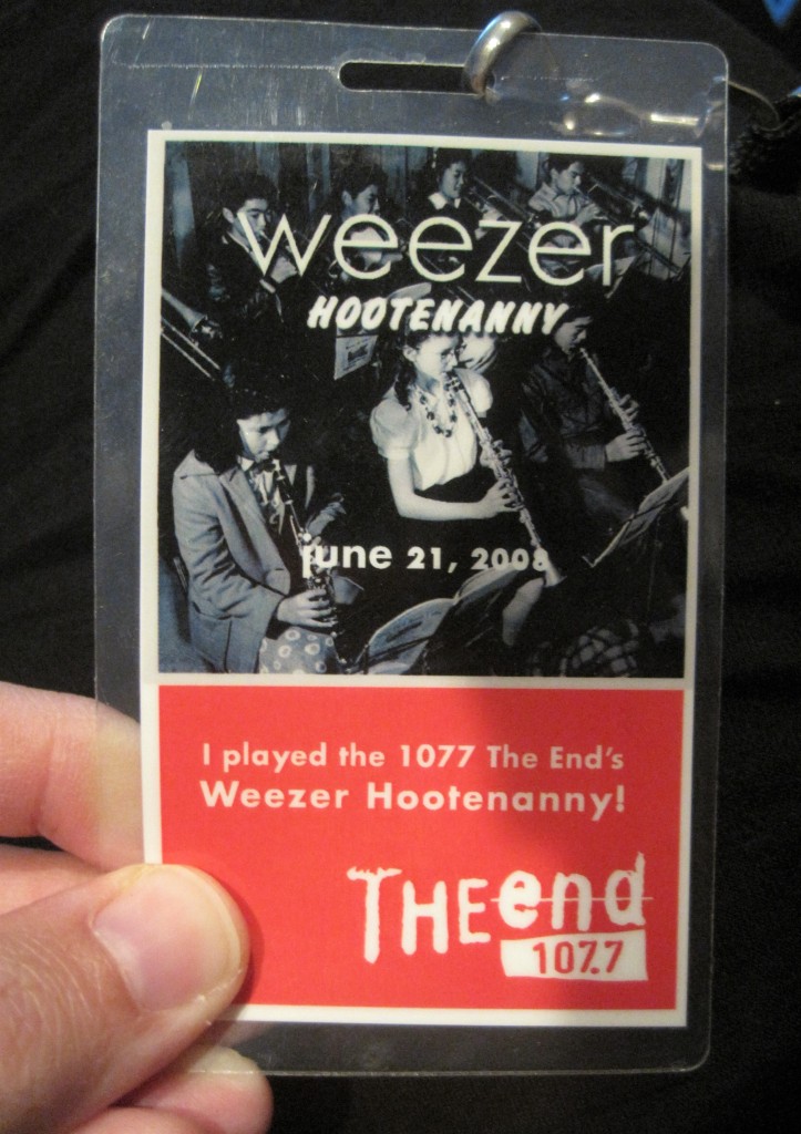 Weezer Hootenanny Badge